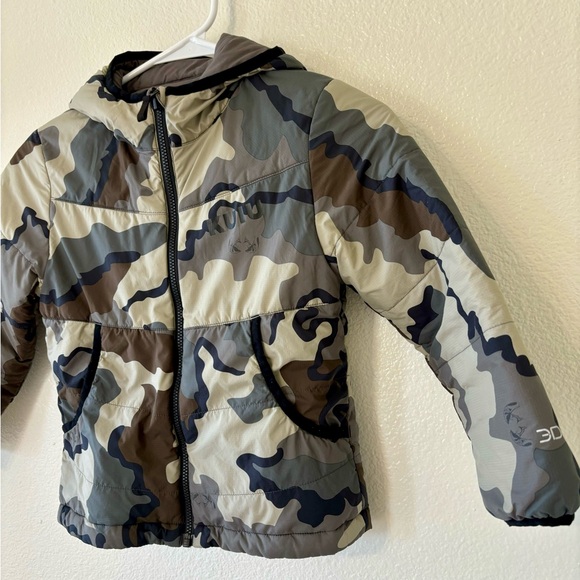 KUIU Versa 3DeFX+ Kids Camo Reversible Hooded Full Zip Jacket - Picture 2 of 10